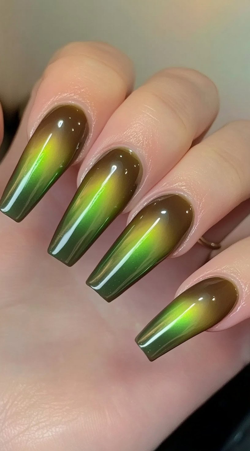 A seamless blend of deep olive and radiant emerald with a high-gloss finish for a sleek, sophisticated look.